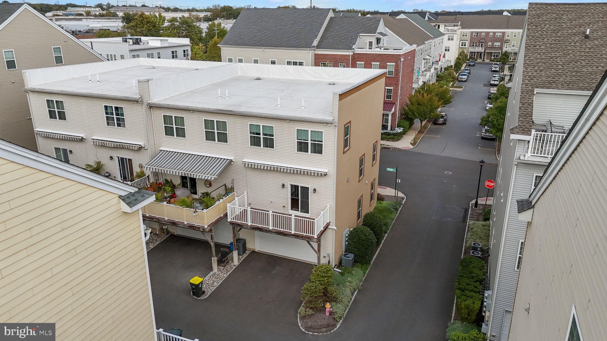 WATERSIDE - Residential