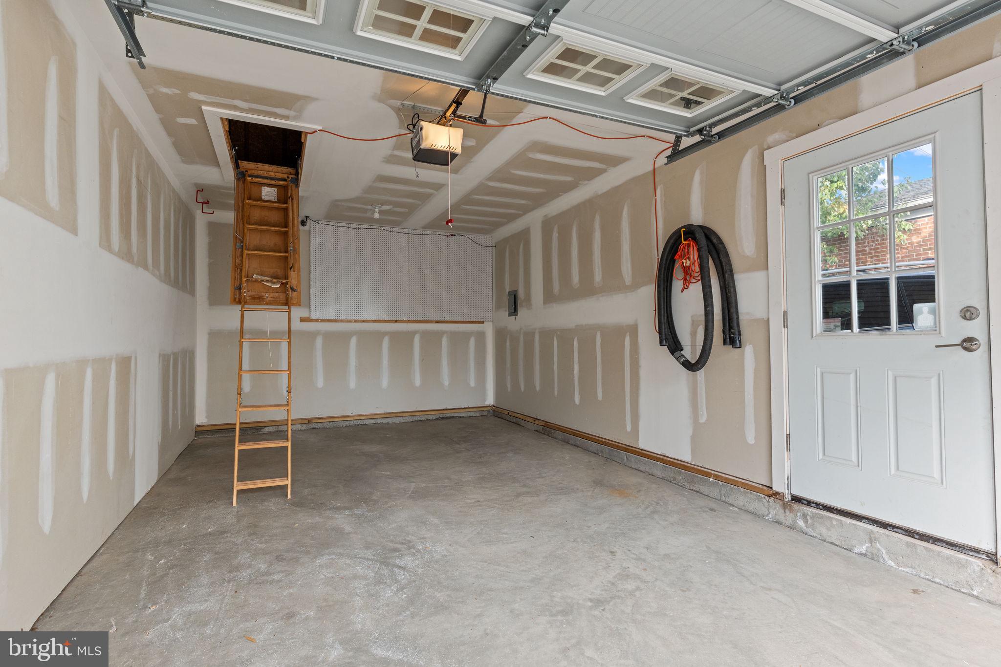 WATERSIDE - Residential