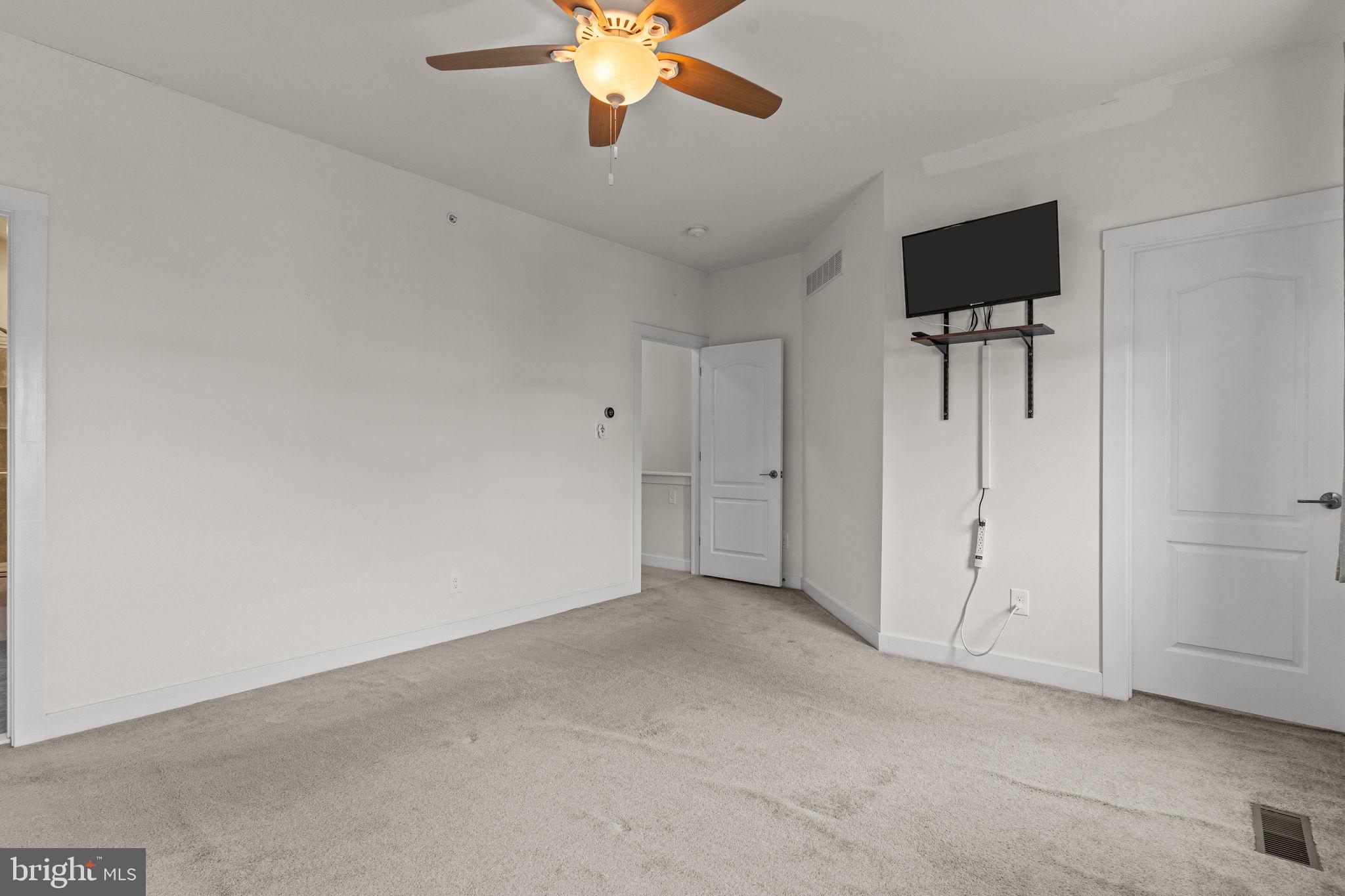 WATERSIDE - Residential