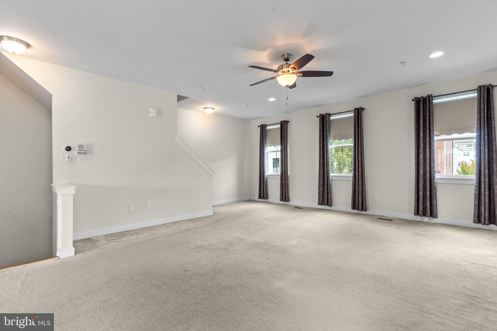 WATERSIDE - Residential