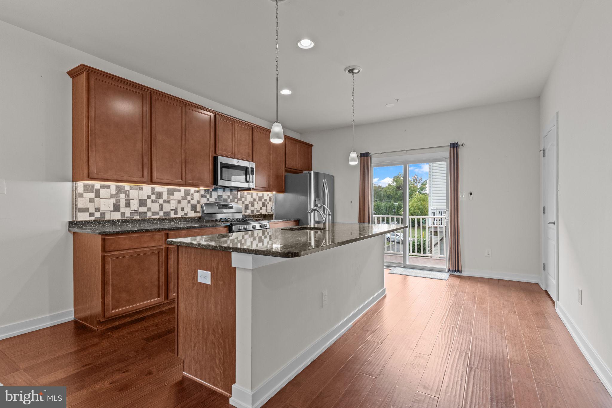 WATERSIDE - Residential