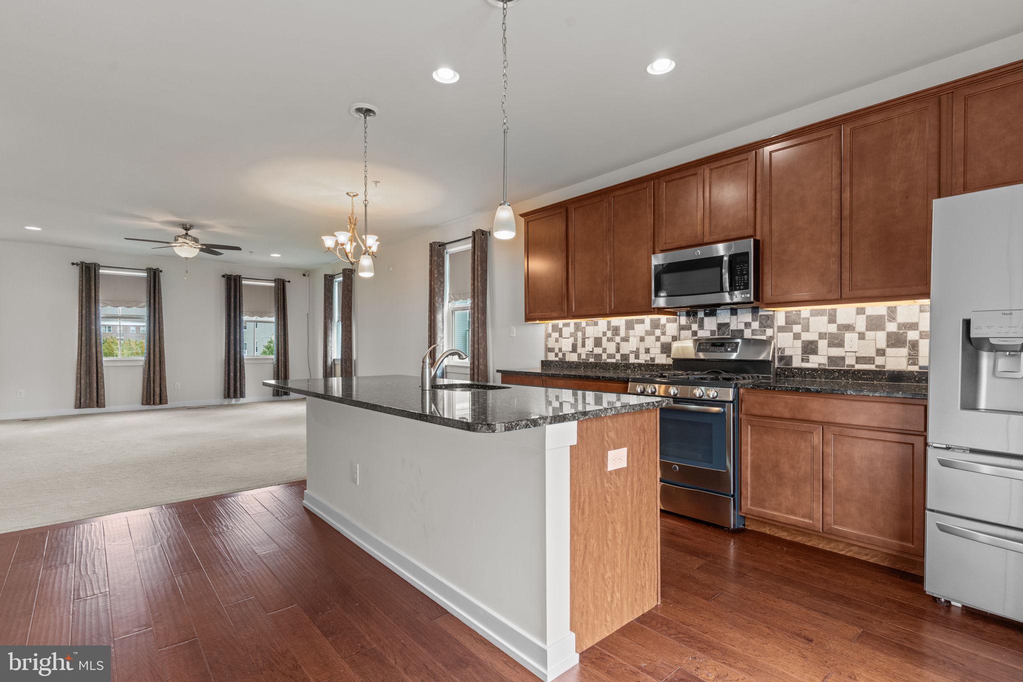 WATERSIDE - Residential