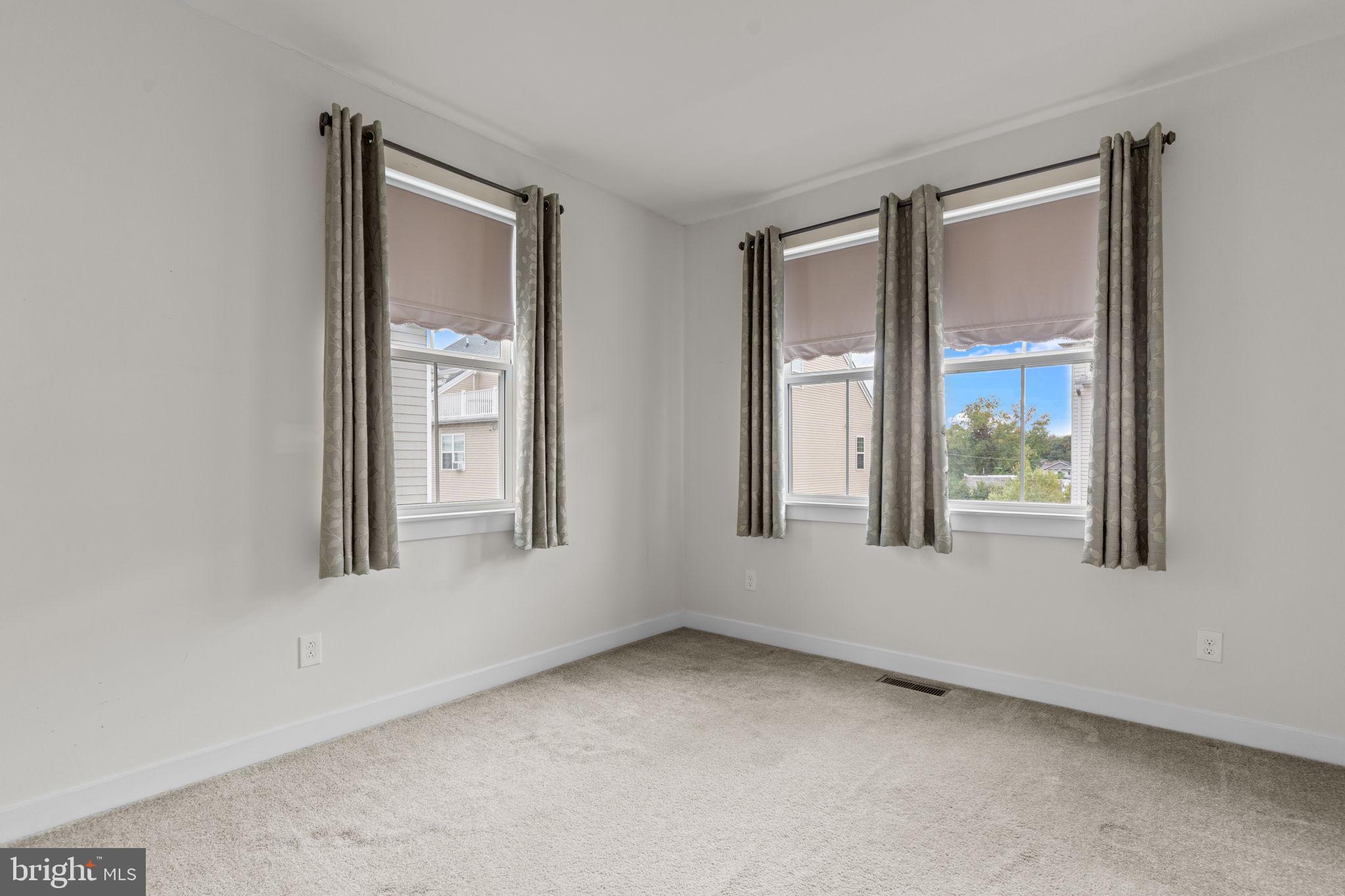 WATERSIDE - Residential