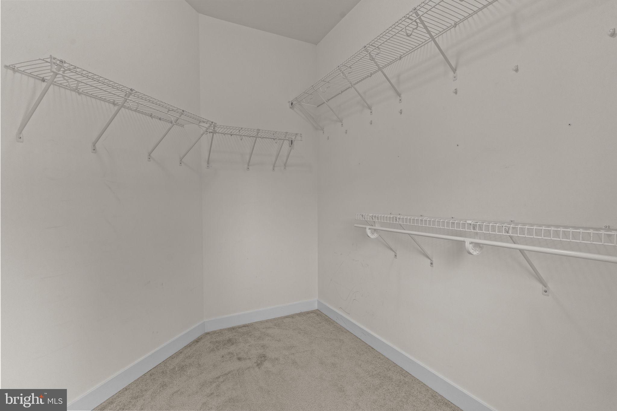 WATERSIDE - Residential