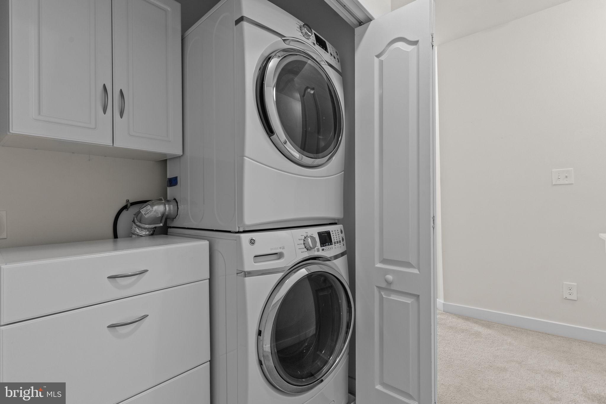 WATERSIDE - Residential