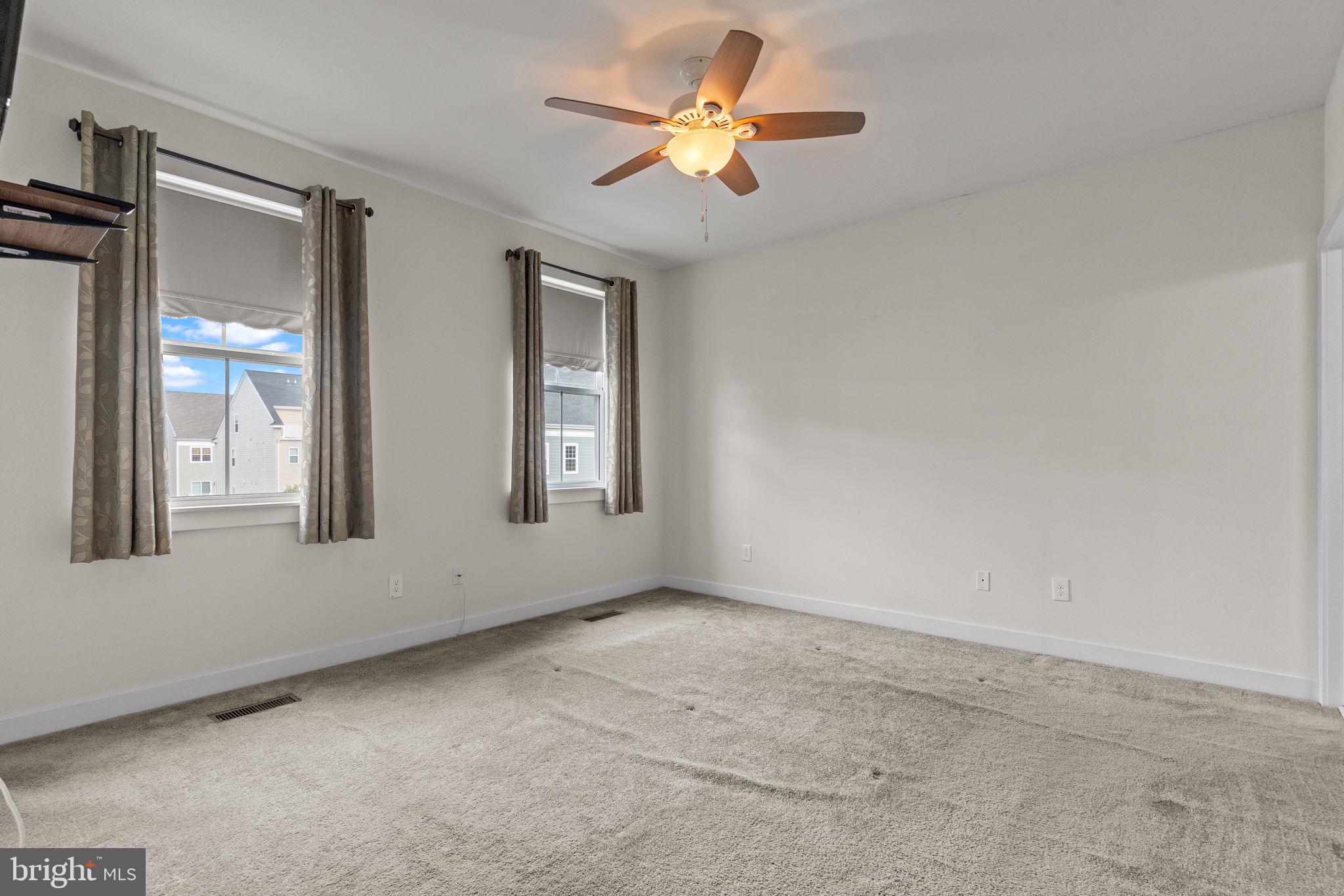 WATERSIDE - Residential