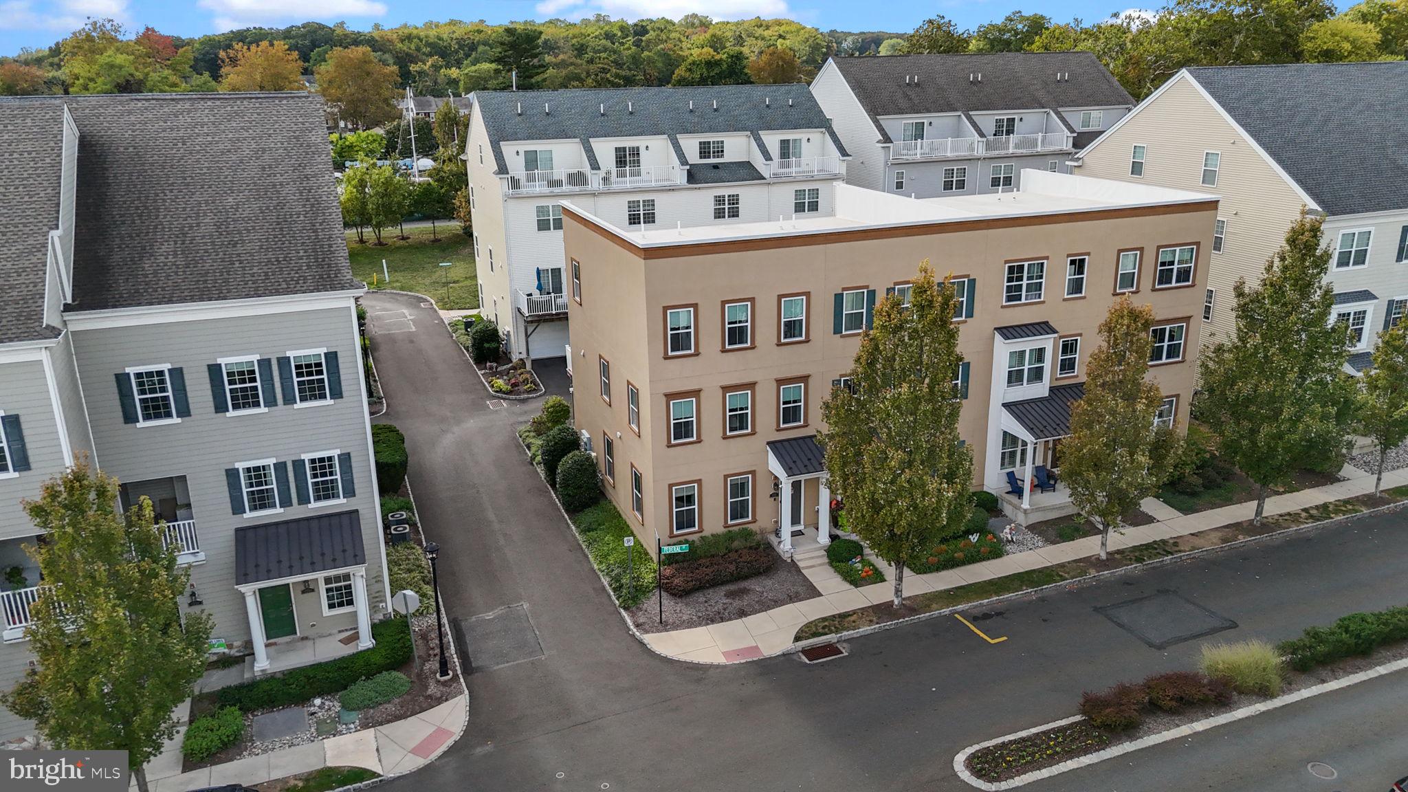 WATERSIDE - Residential