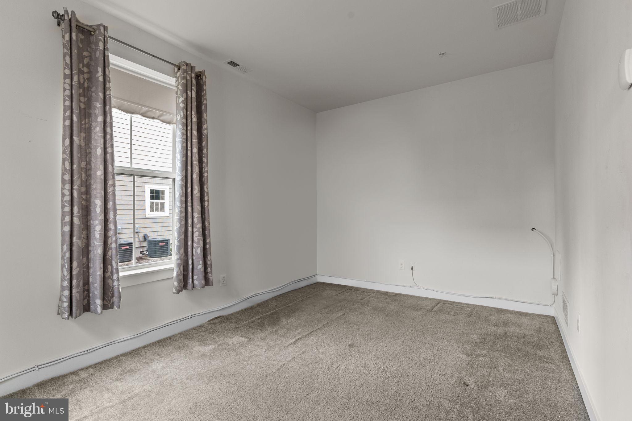 WATERSIDE - Residential