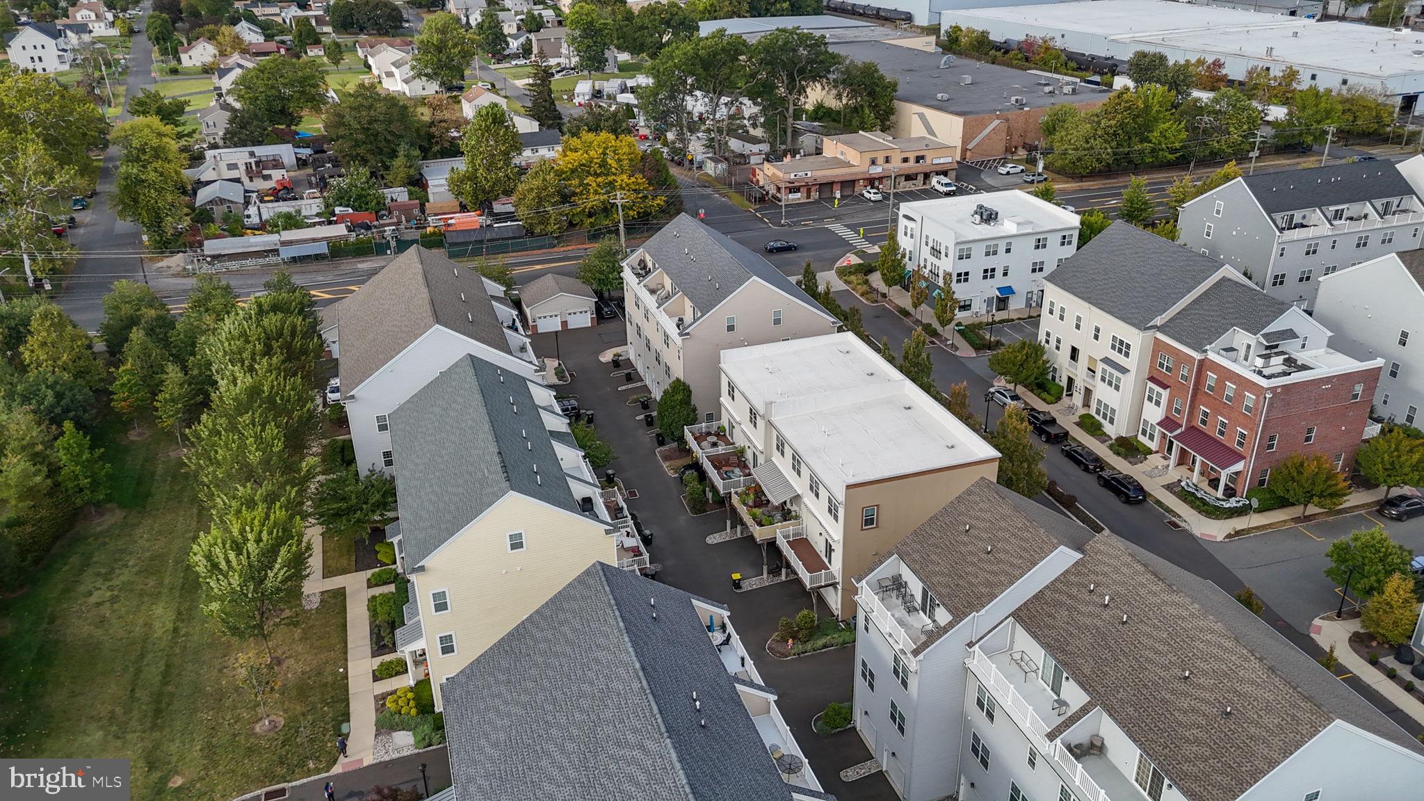 WATERSIDE - Residential