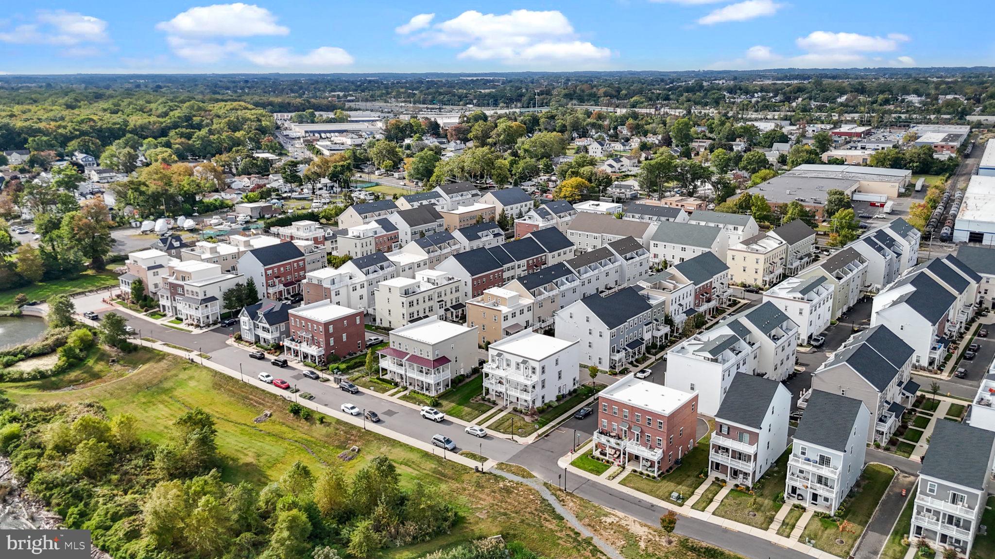 WATERSIDE - Residential