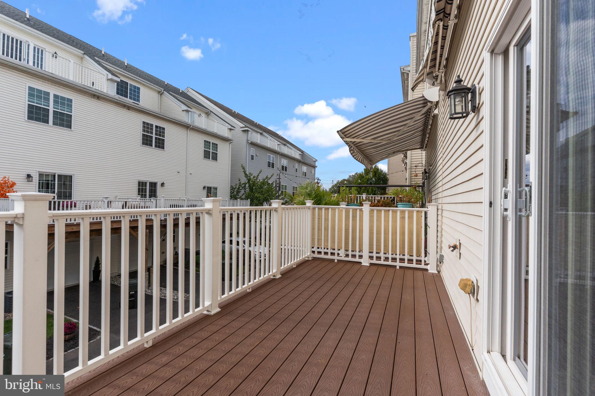 WATERSIDE - Residential