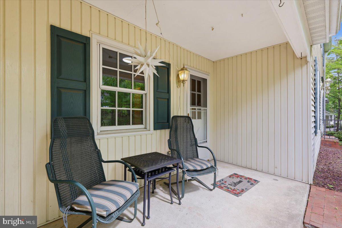 28 FOREST LANE