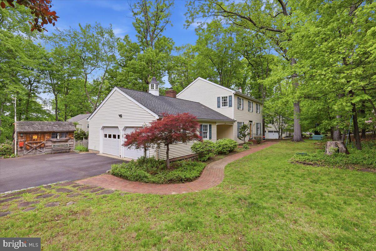 28 FOREST LANE