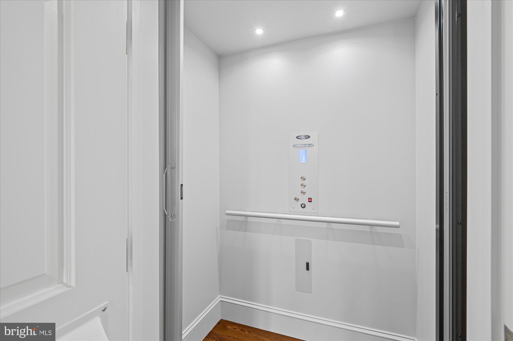 ASHTON HEIGHTS - Residential