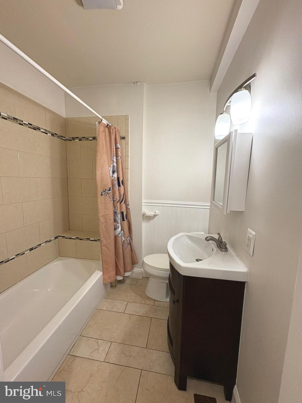 LANSDOWNE - Residential Lease