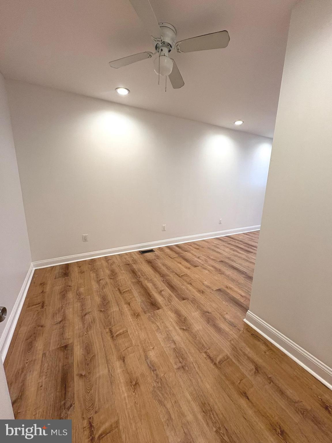 LANSDOWNE - Residential Lease