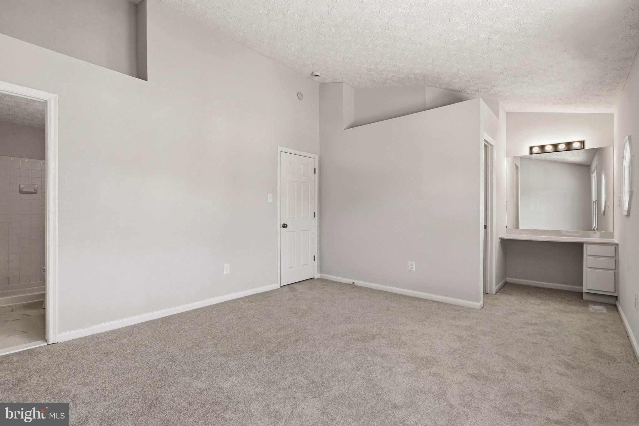 KINGS MEADE - Residential