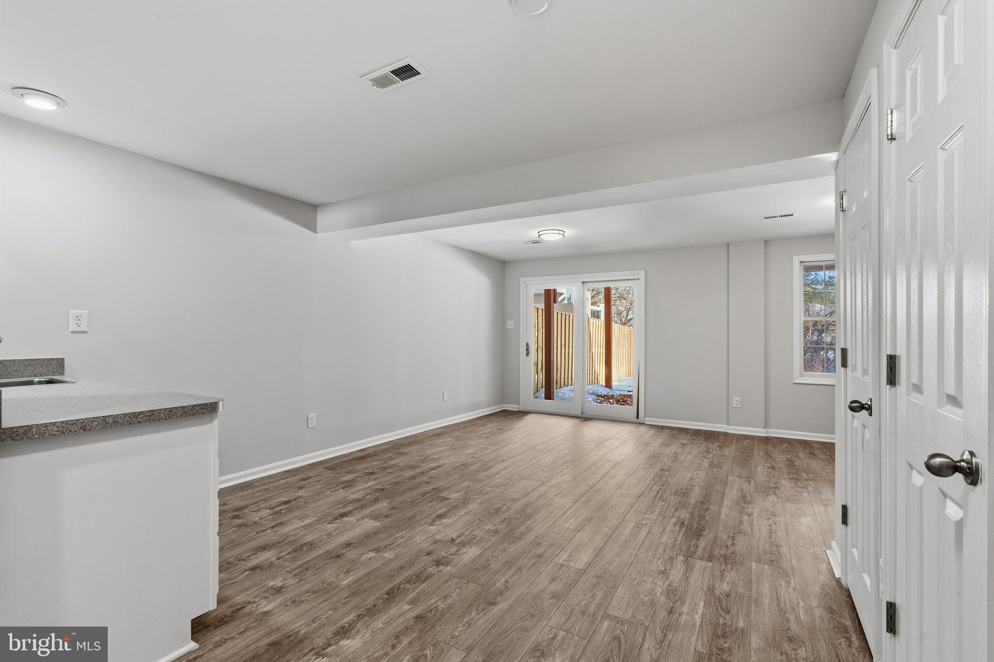 KINGS MEADE - Residential