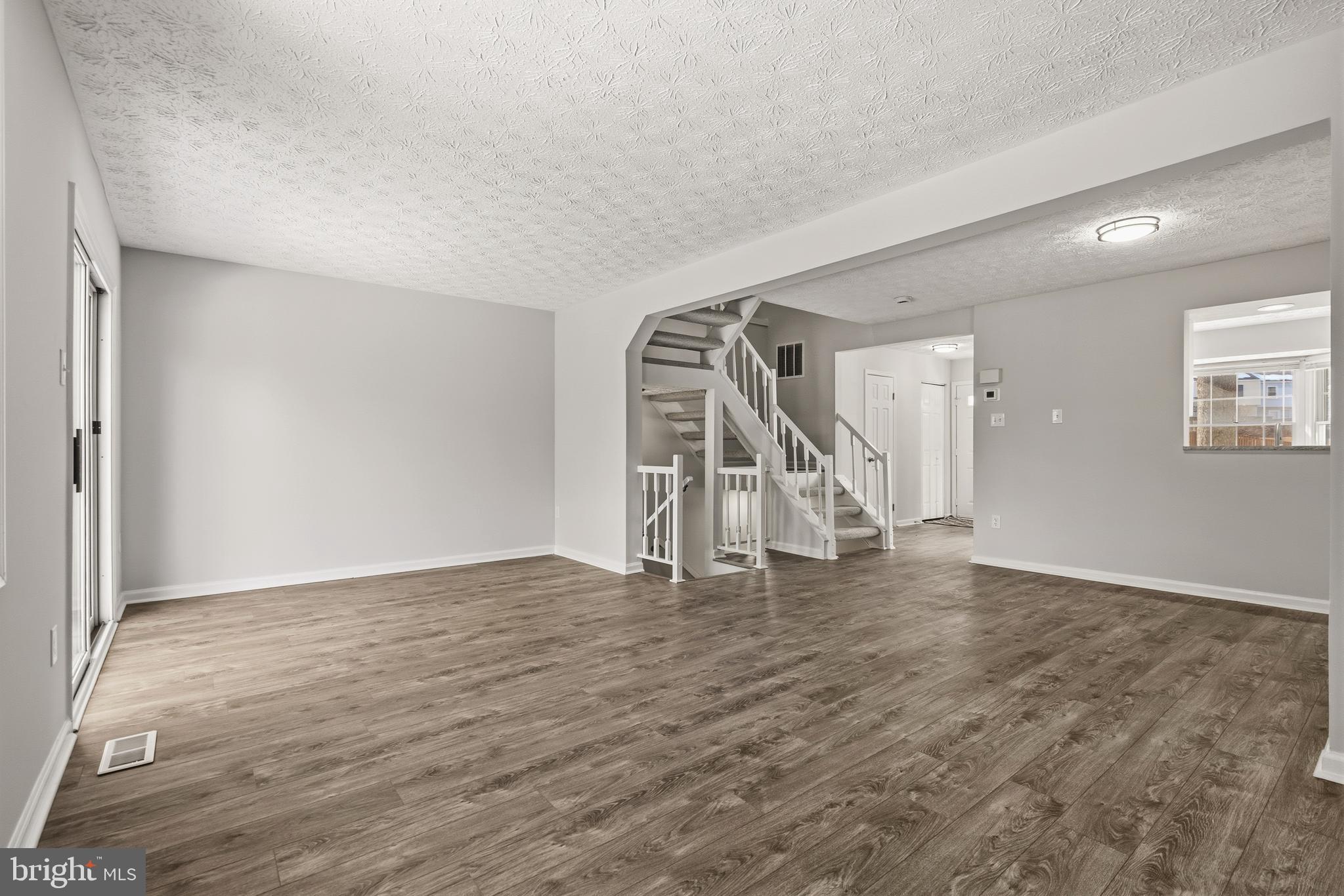 KINGS MEADE - Residential