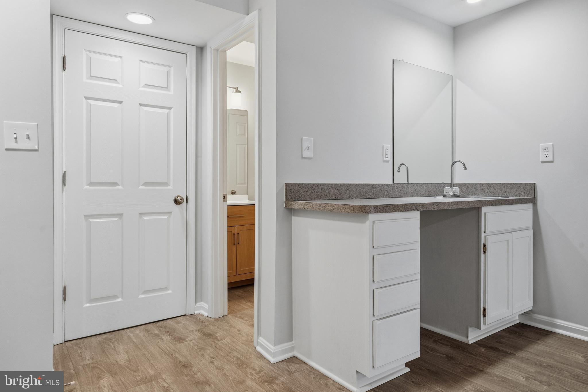 KINGS MEADE - Residential