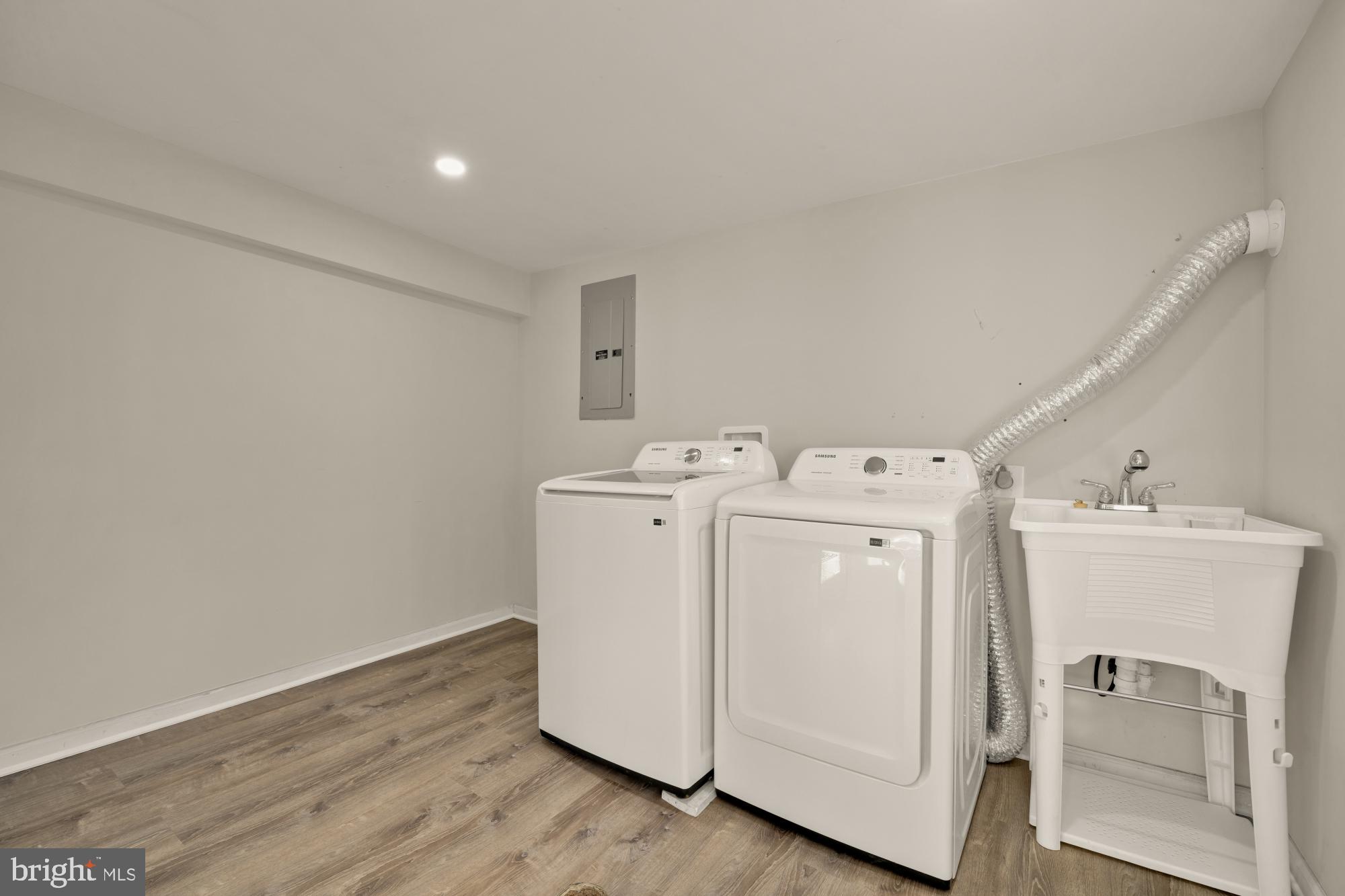 VIRGINIA HILLS - Residential