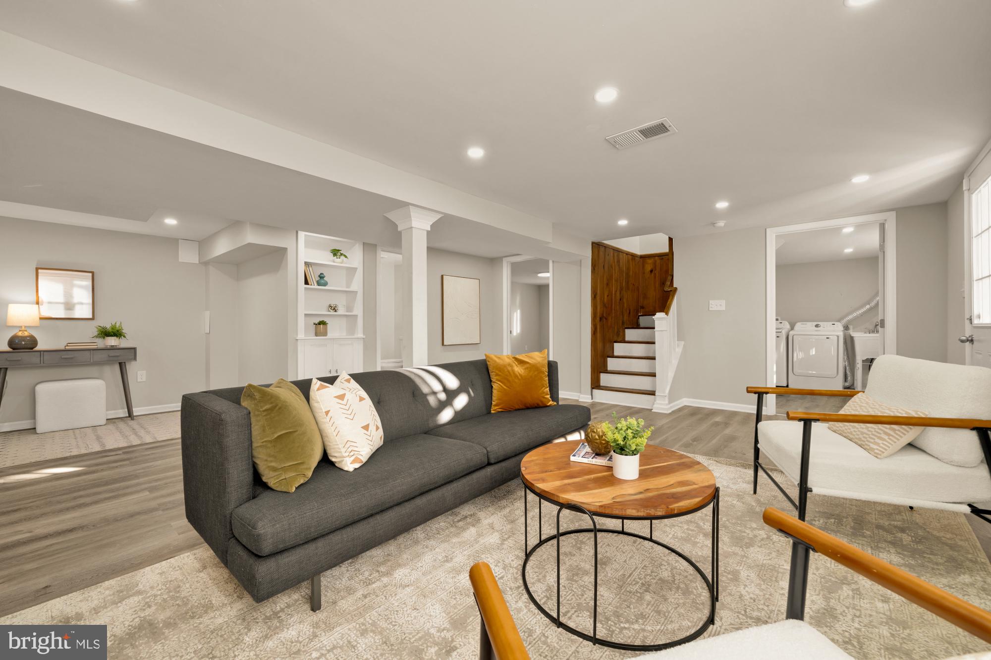 VIRGINIA HILLS - Residential