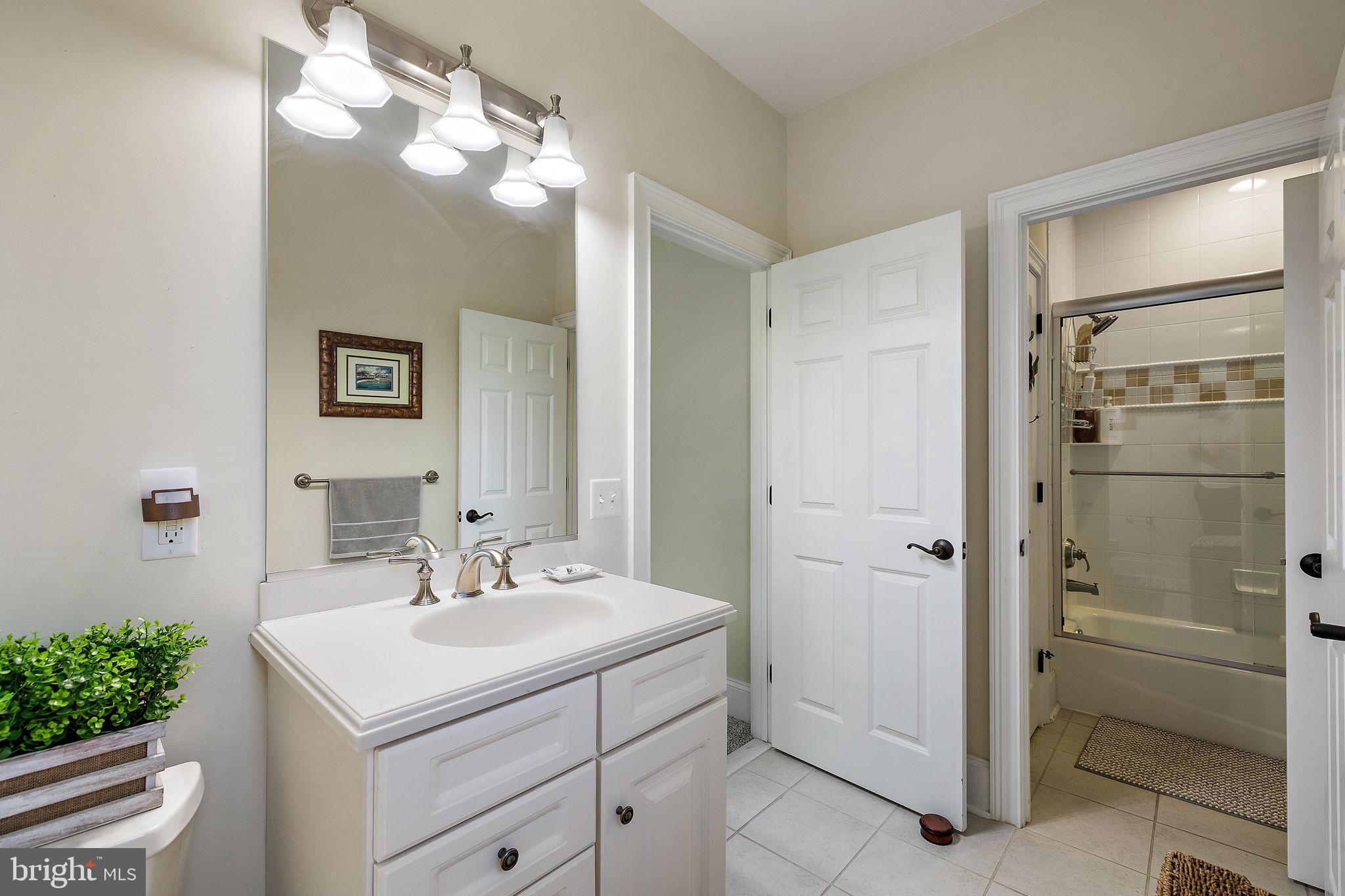 CENTREVILLE RESERV - Residential