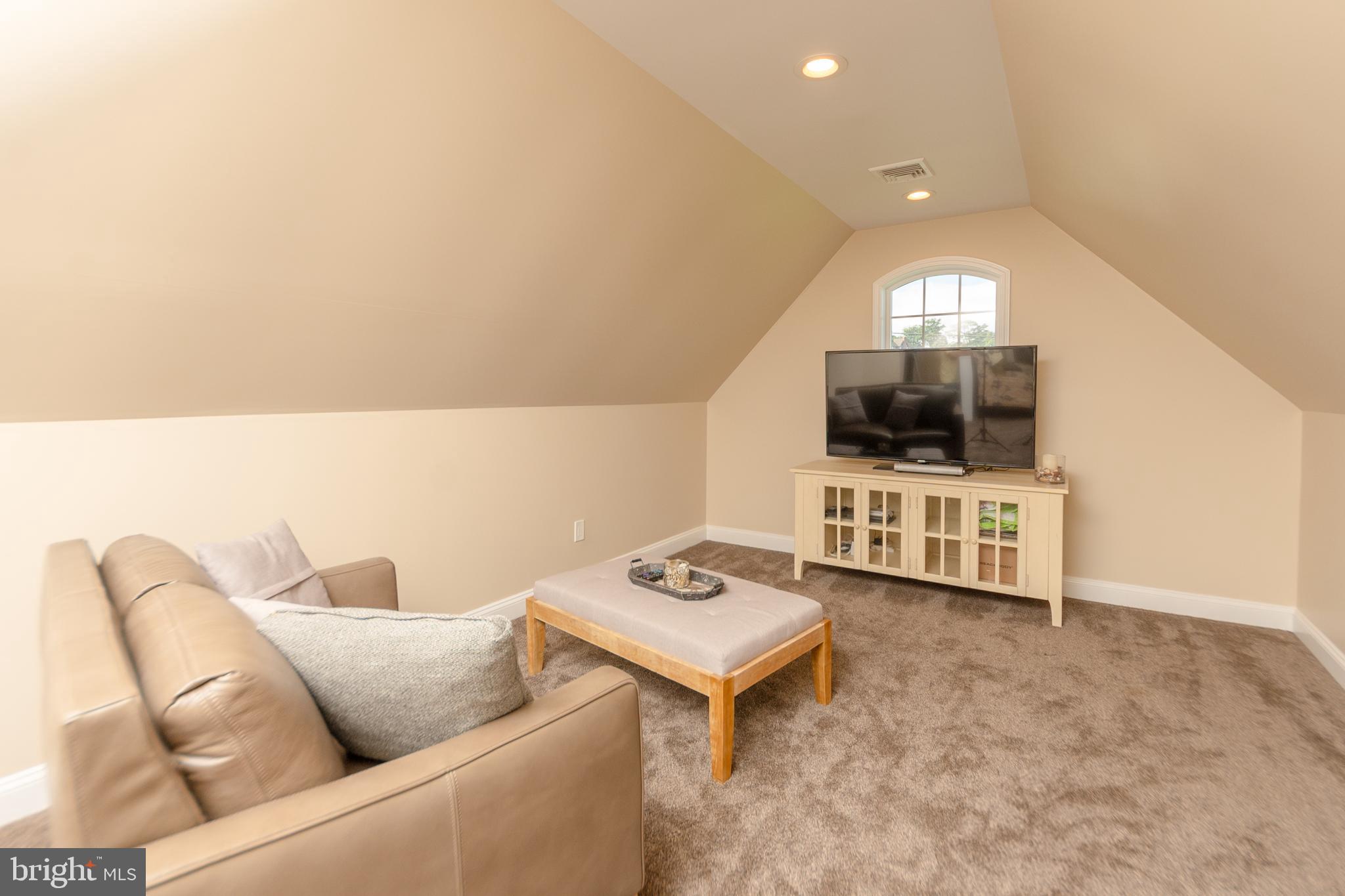 PENN MANOR - Residential