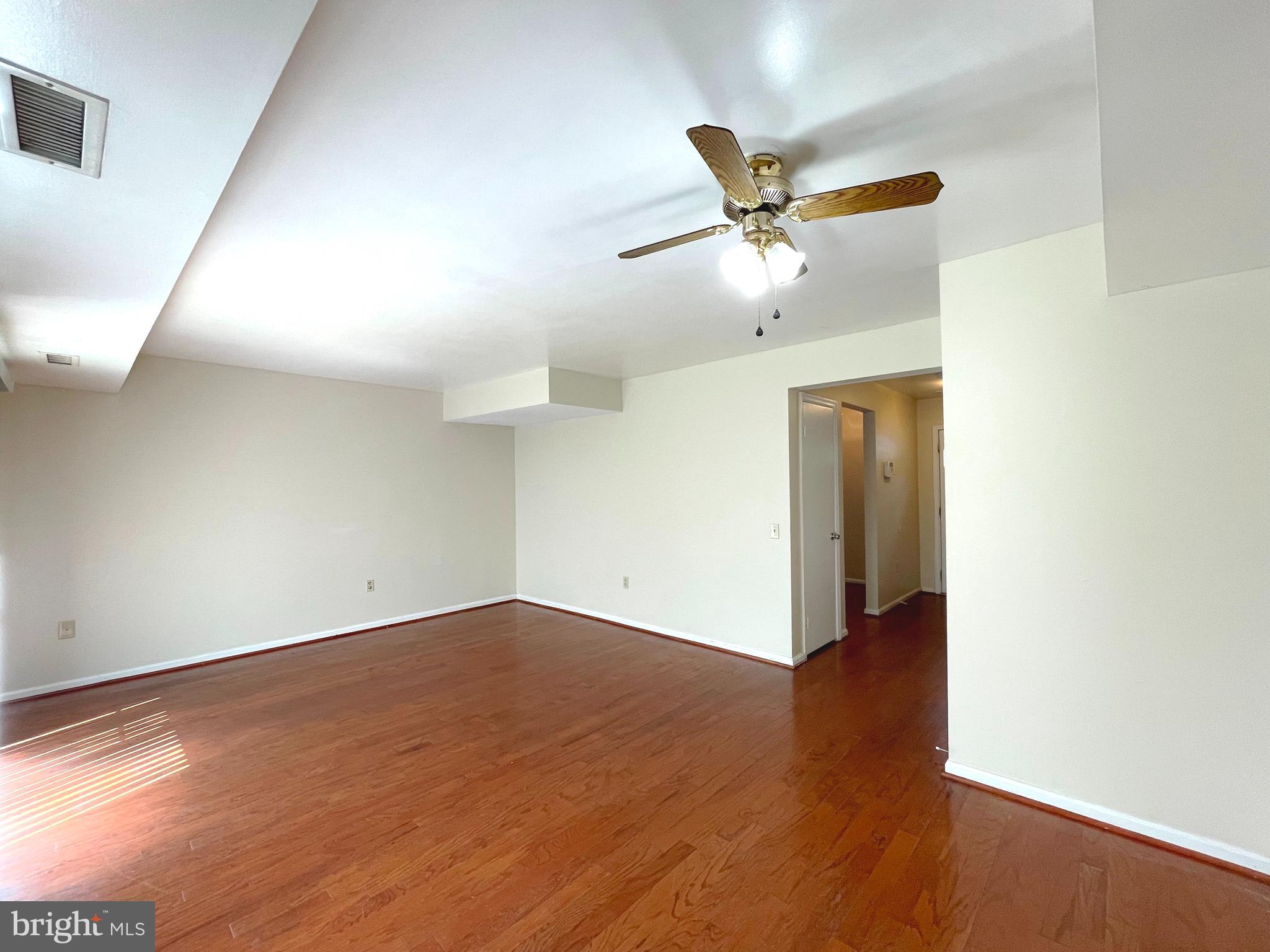 LANCASTER / WESTLAKE VILLAGE - Residential Lease