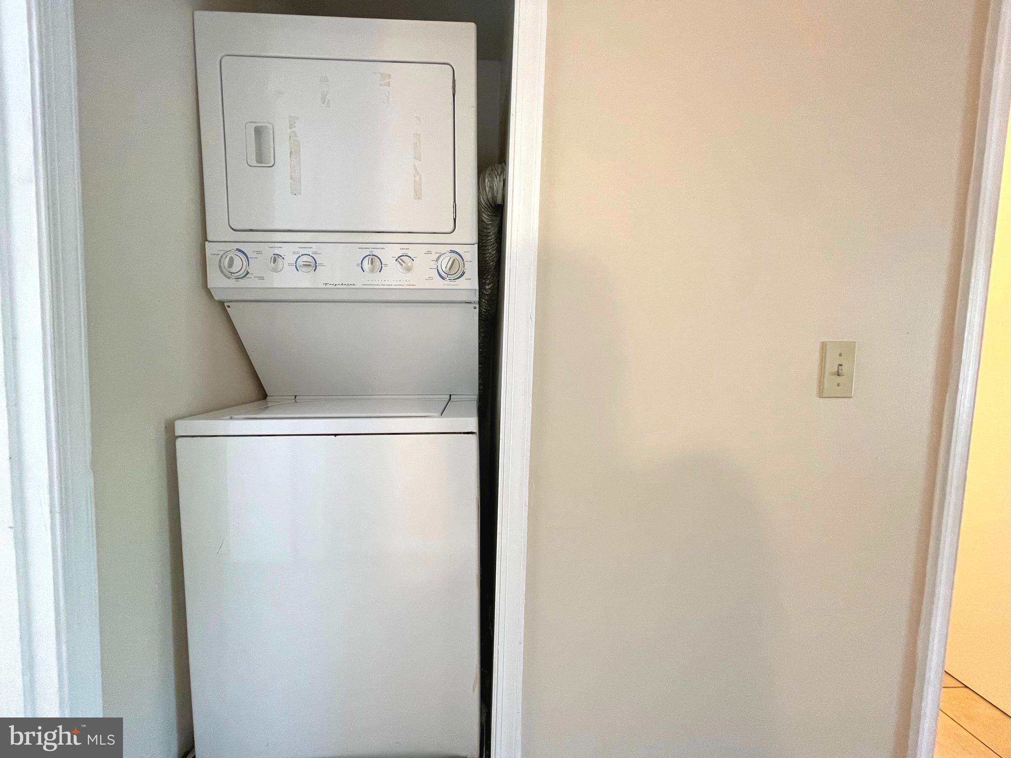 LANCASTER / WESTLAKE VILLAGE - Residential Lease