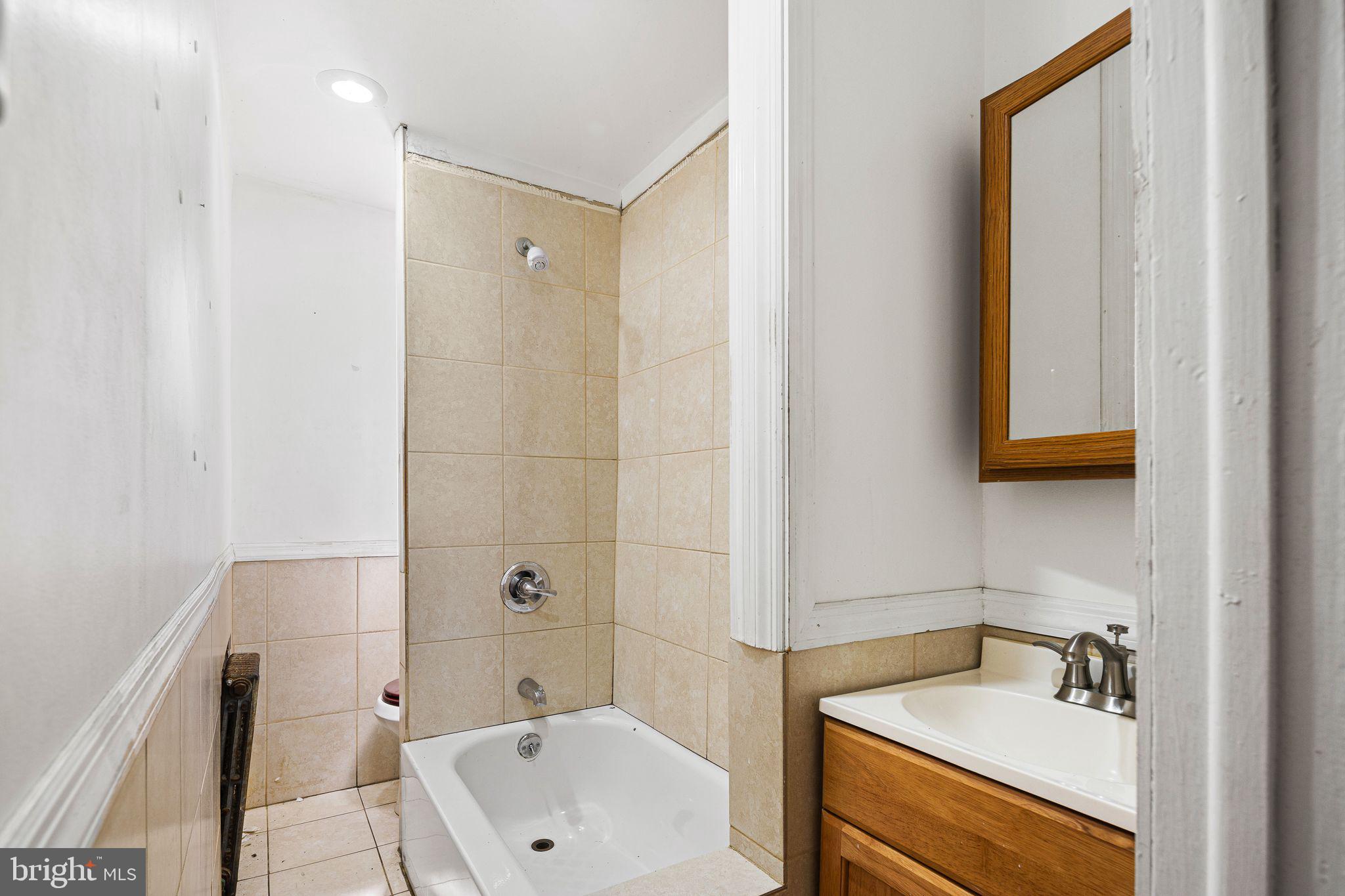 DICKINSON NARROWS - Residential