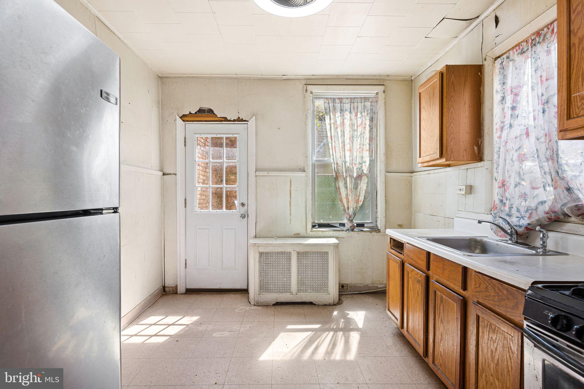 DICKINSON NARROWS - Residential