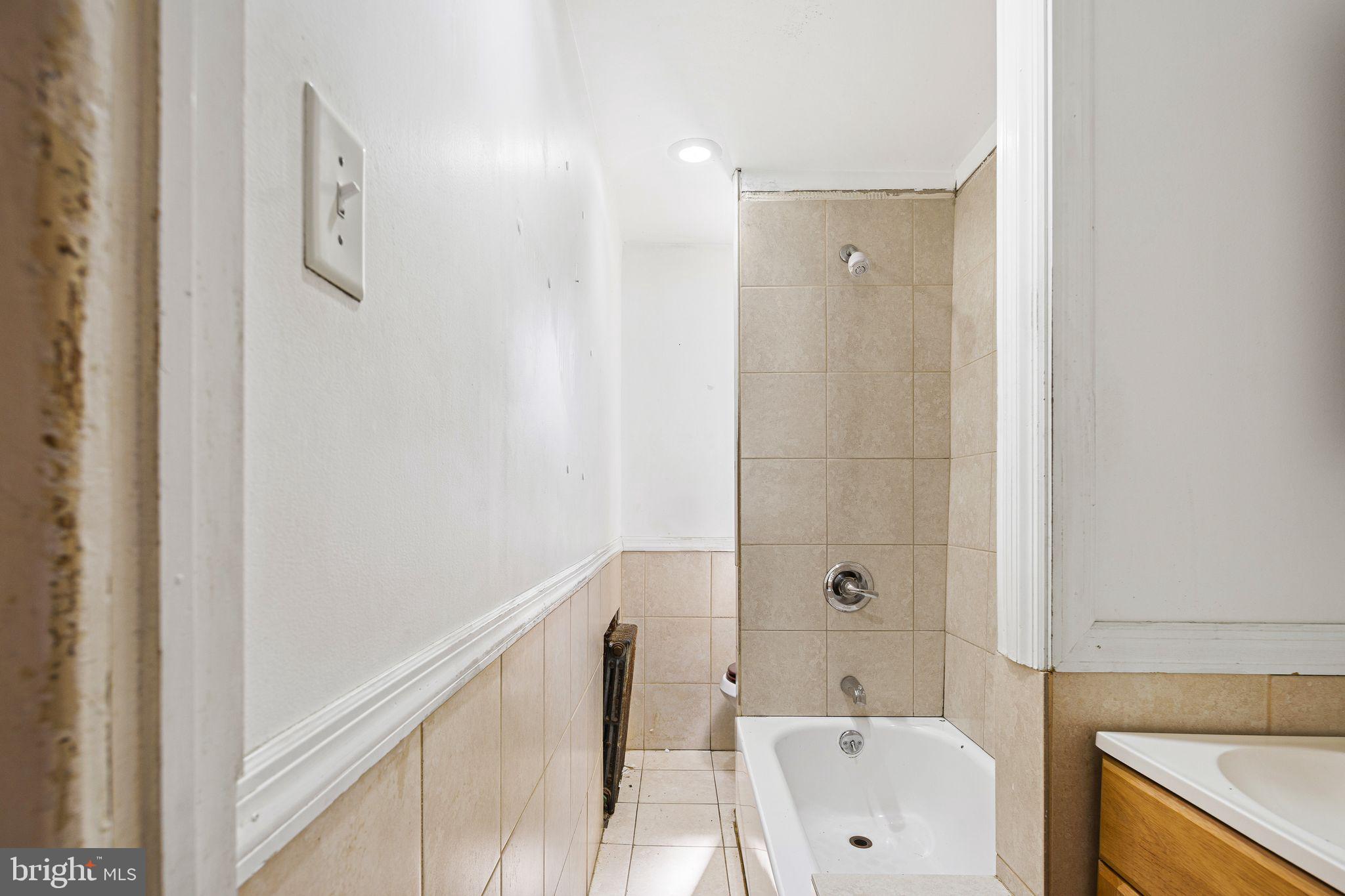 DICKINSON NARROWS - Residential