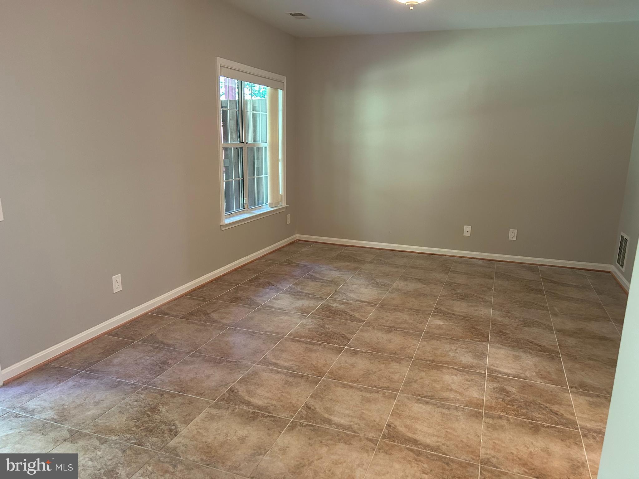 47630 SANDBANK SQUARE