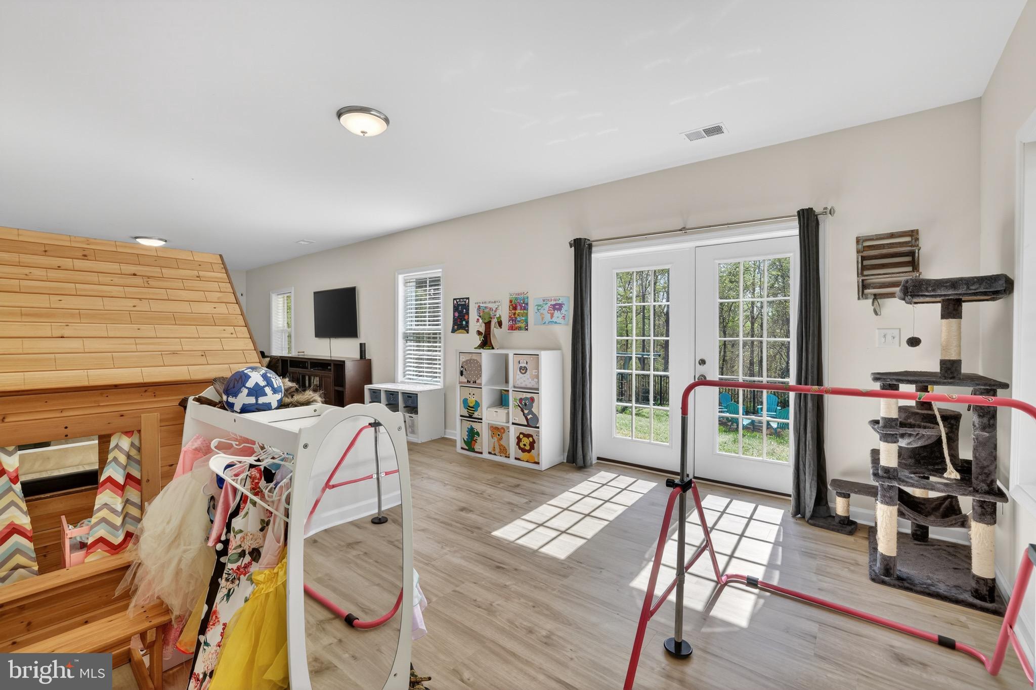 CAMP GEARY ESTATES - Residential