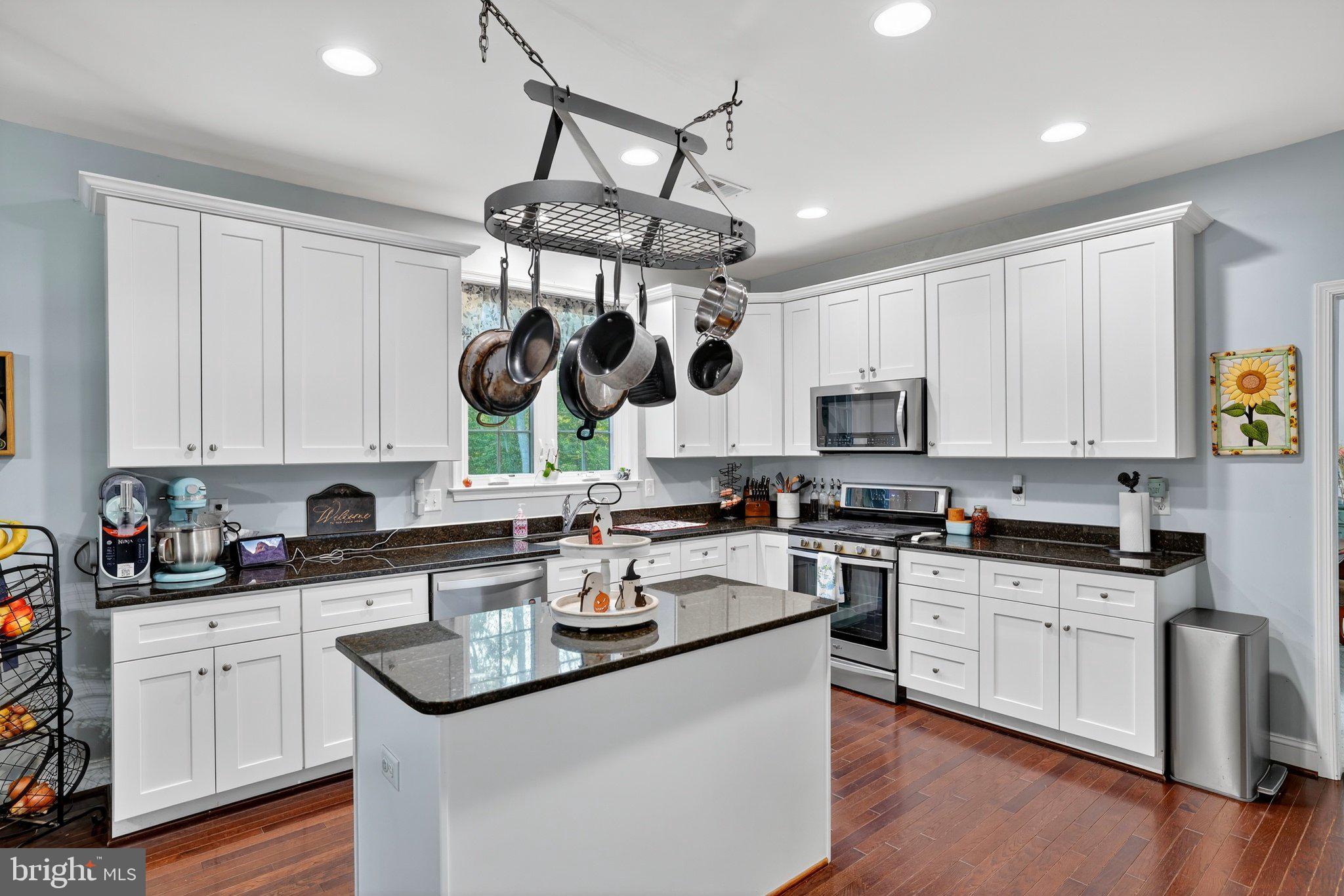 CAMP GEARY ESTATES - Residential