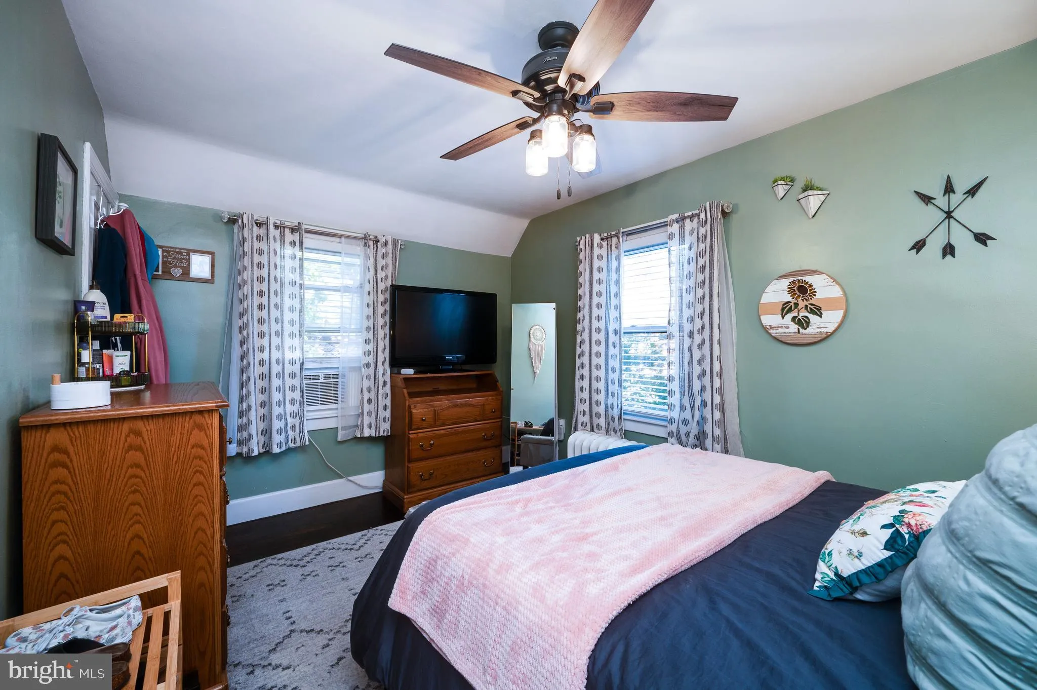 Reading, Pennsylvania 19606, United States, 4 Bedrooms Bedrooms, ,1 BathroomBathrooms,Residential,Coming Soon,235654