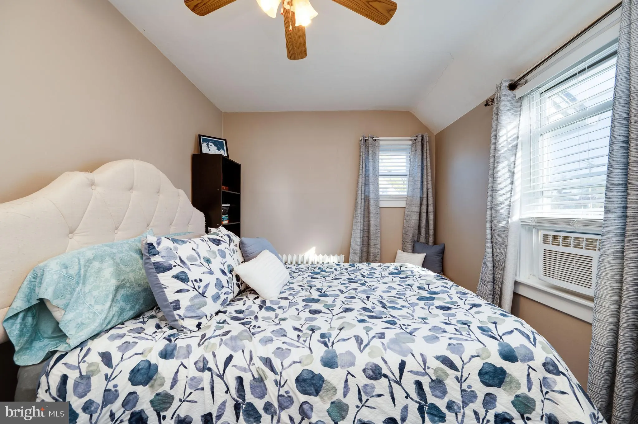 Reading, Pennsylvania 19606, United States, 4 Bedrooms Bedrooms, ,1 BathroomBathrooms,Residential,Coming Soon,235654