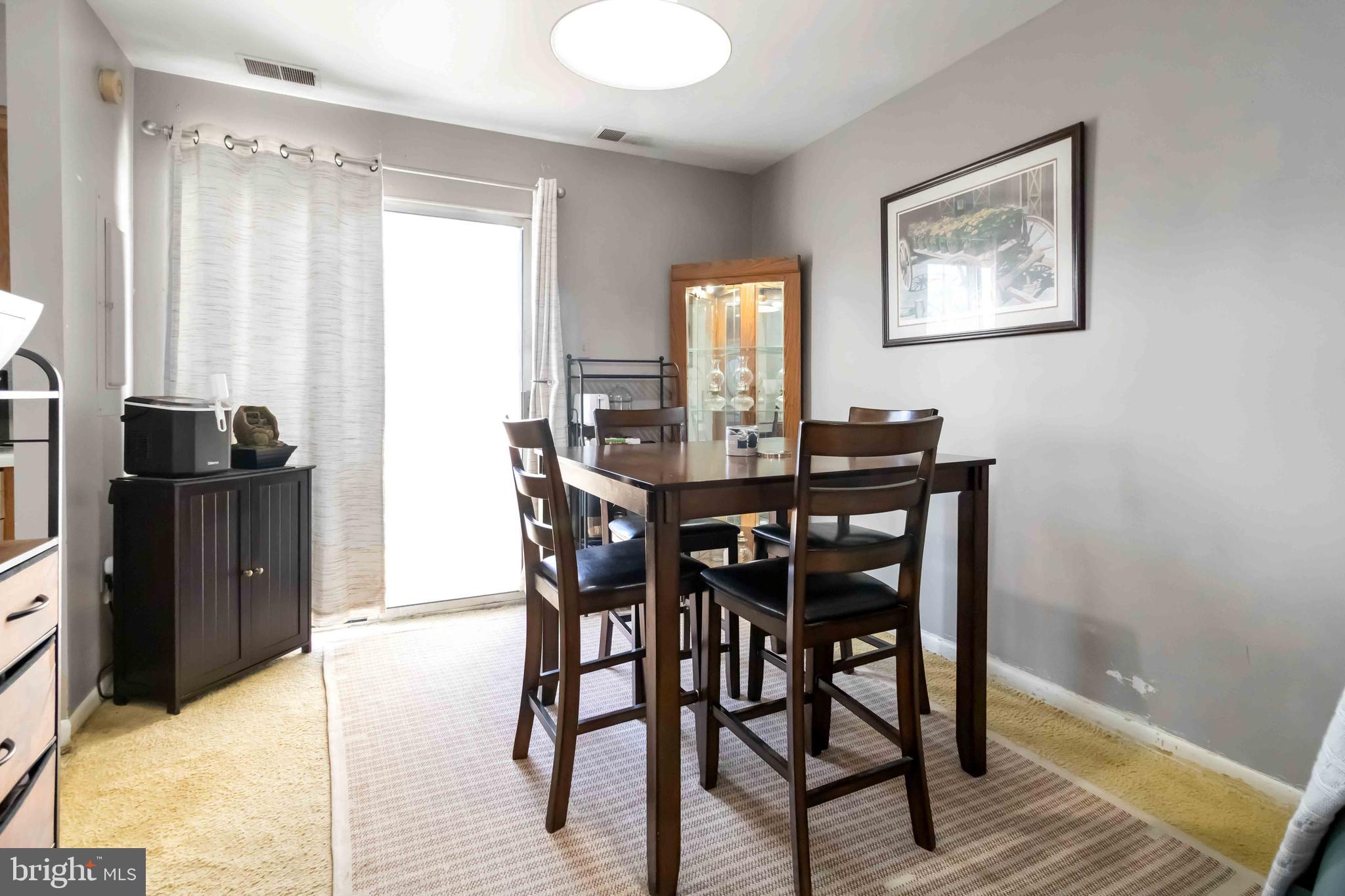 LEXINGTON WOODS - Residential