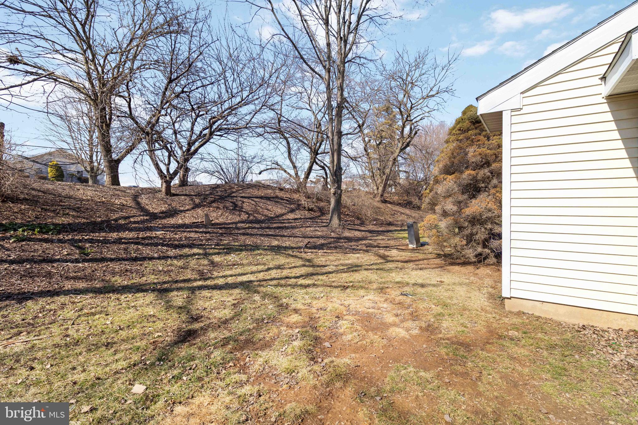 LEXINGTON WOODS - Residential