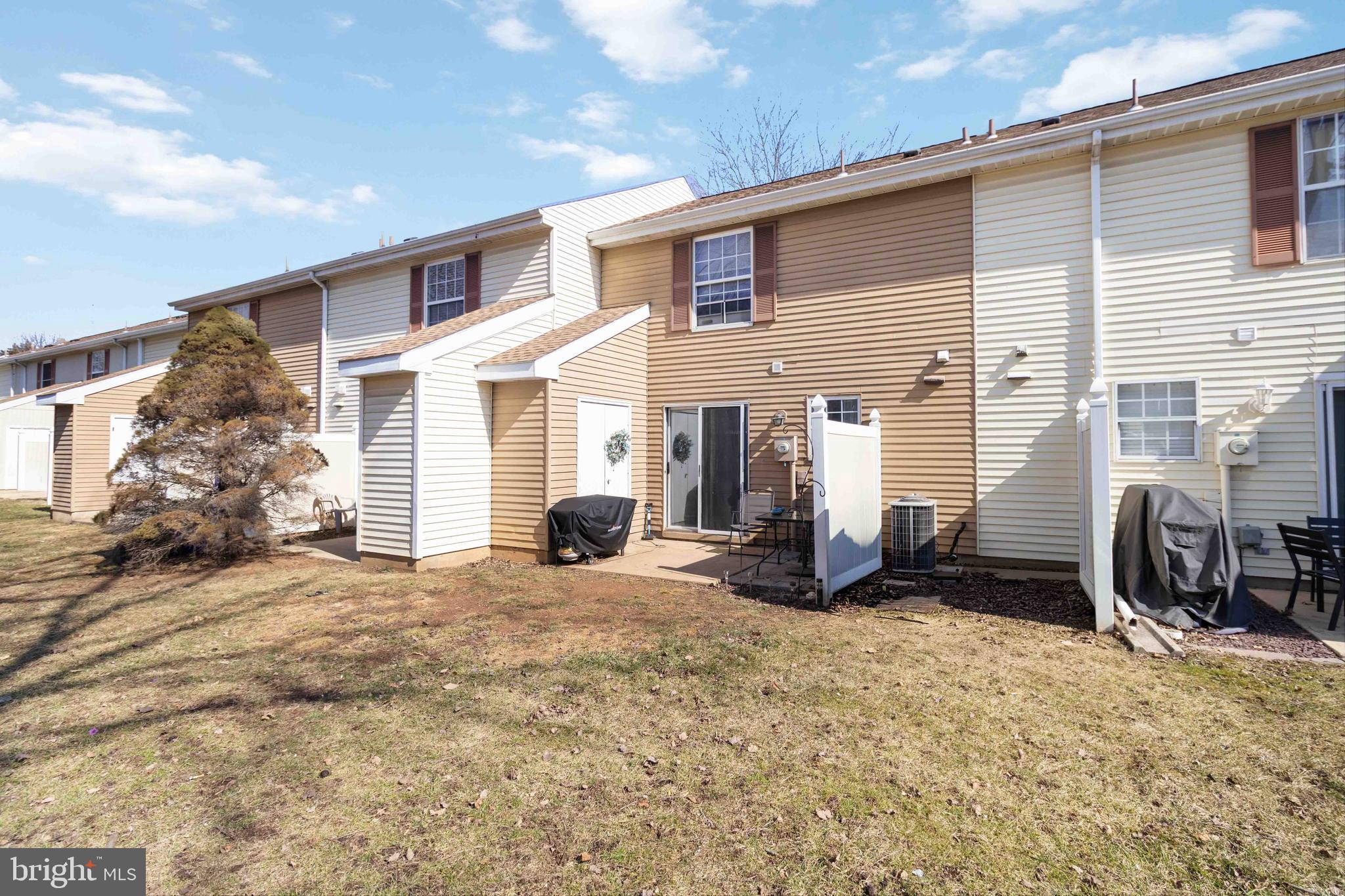 LEXINGTON WOODS - Residential