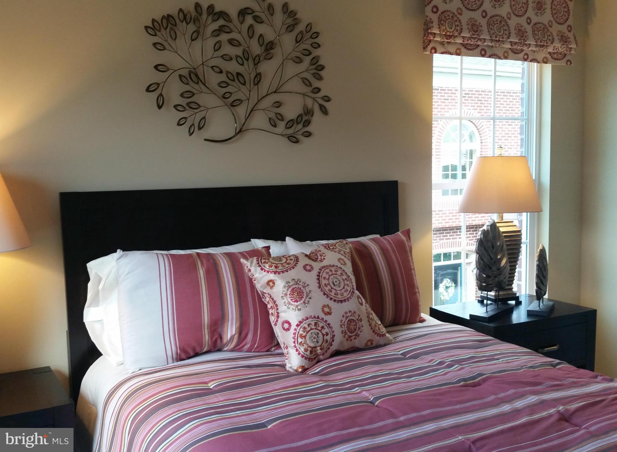 COLONIAL CHARLES - Residential