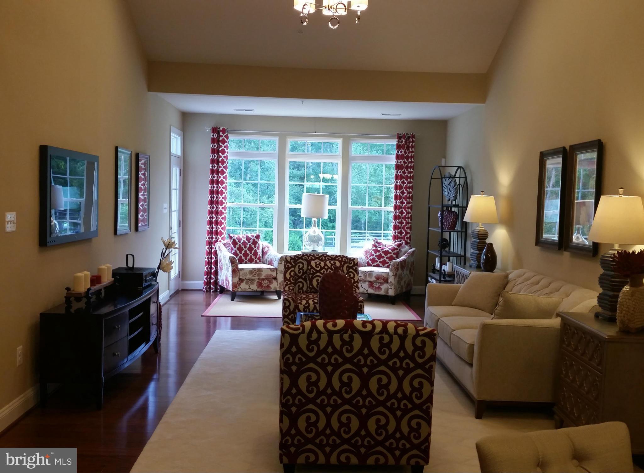 COLONIAL CHARLES - Residential