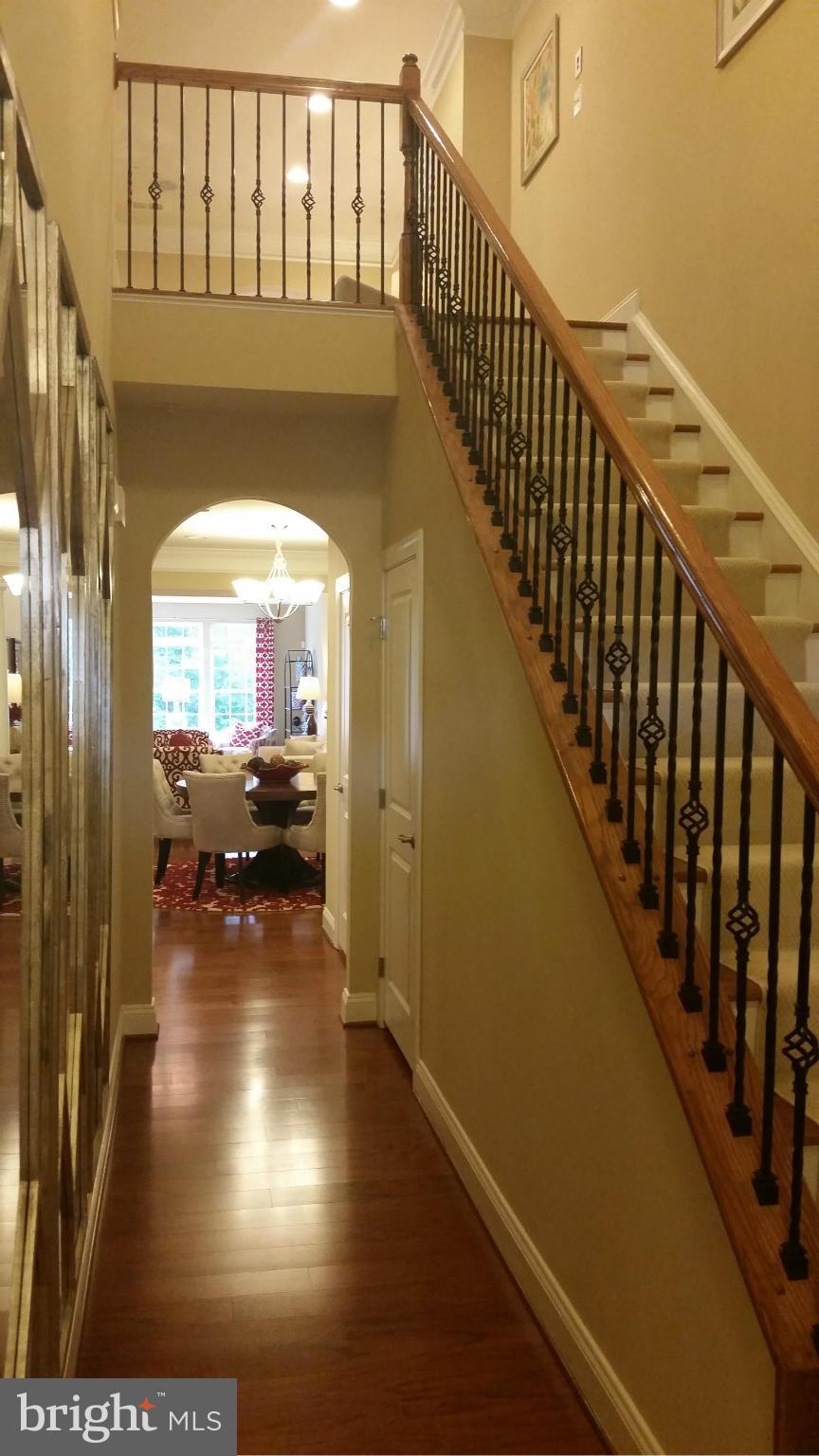 COLONIAL CHARLES - Residential