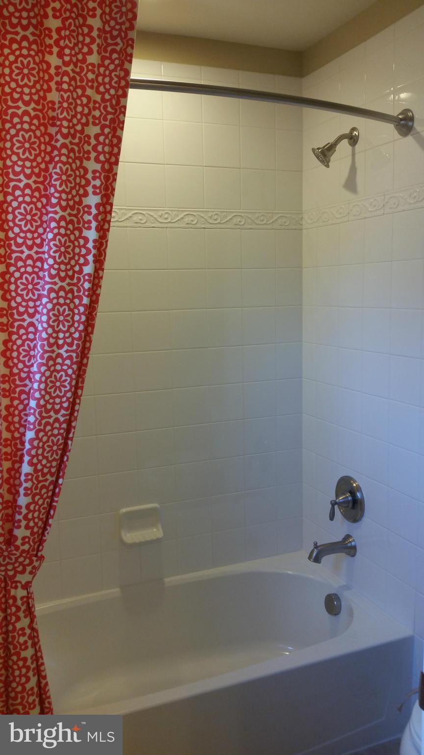 COLONIAL CHARLES - Residential