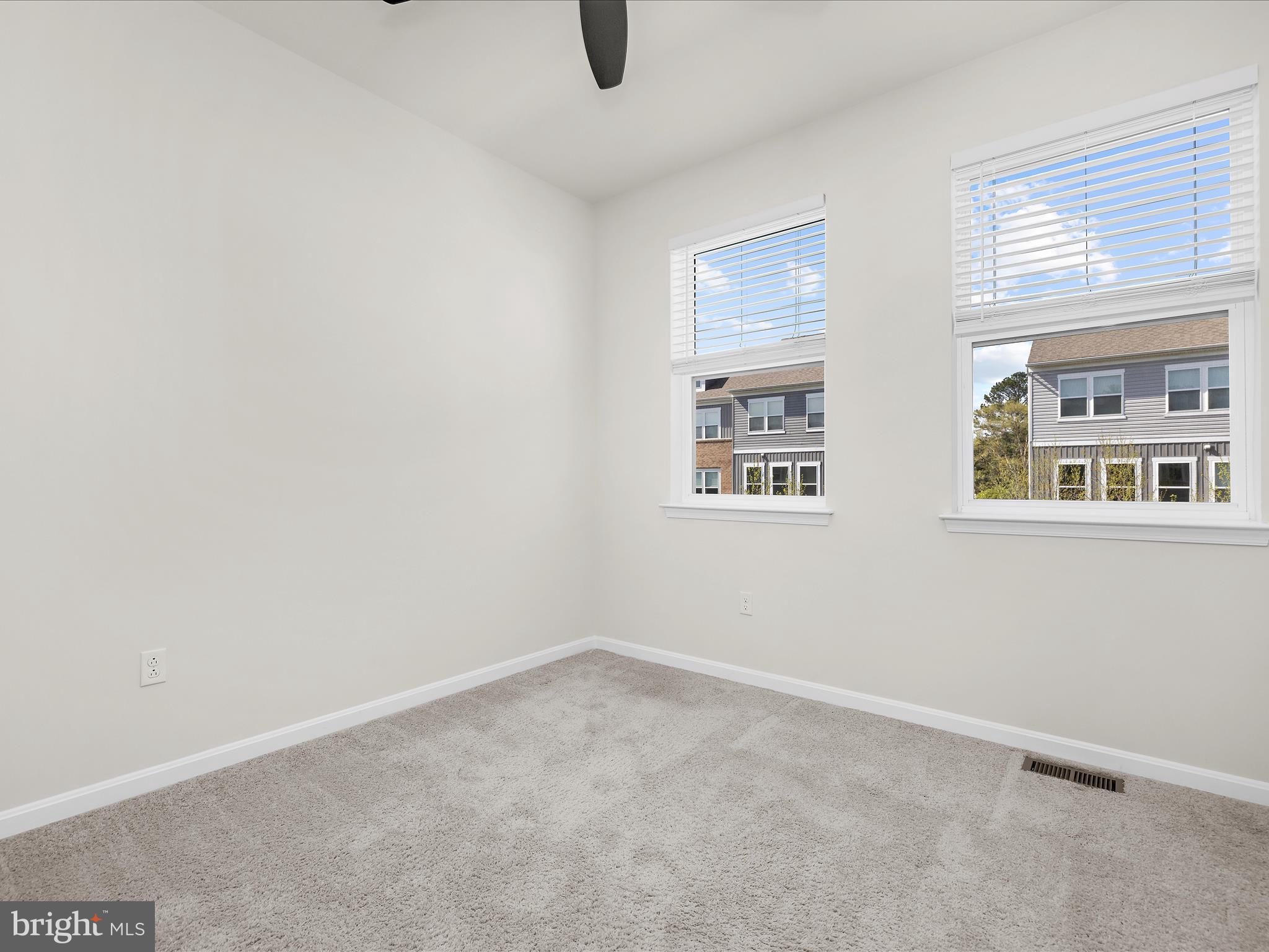 THE COVE - Residential