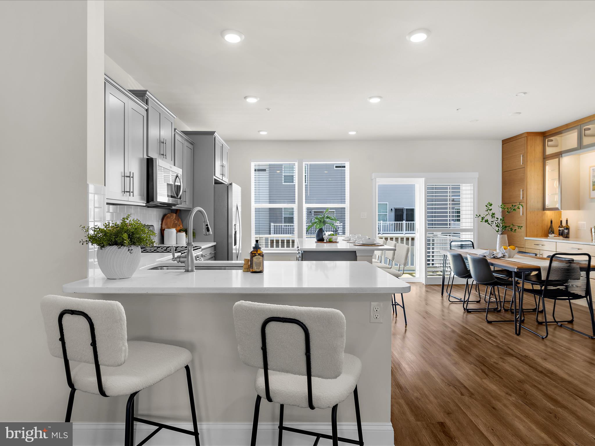 THE COVE - Residential