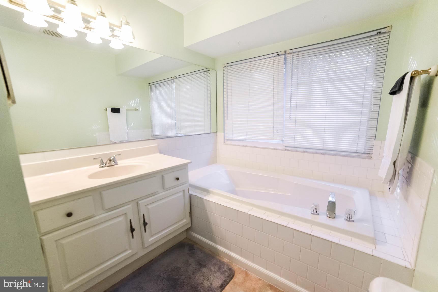 HAMPSHIRE - Residential