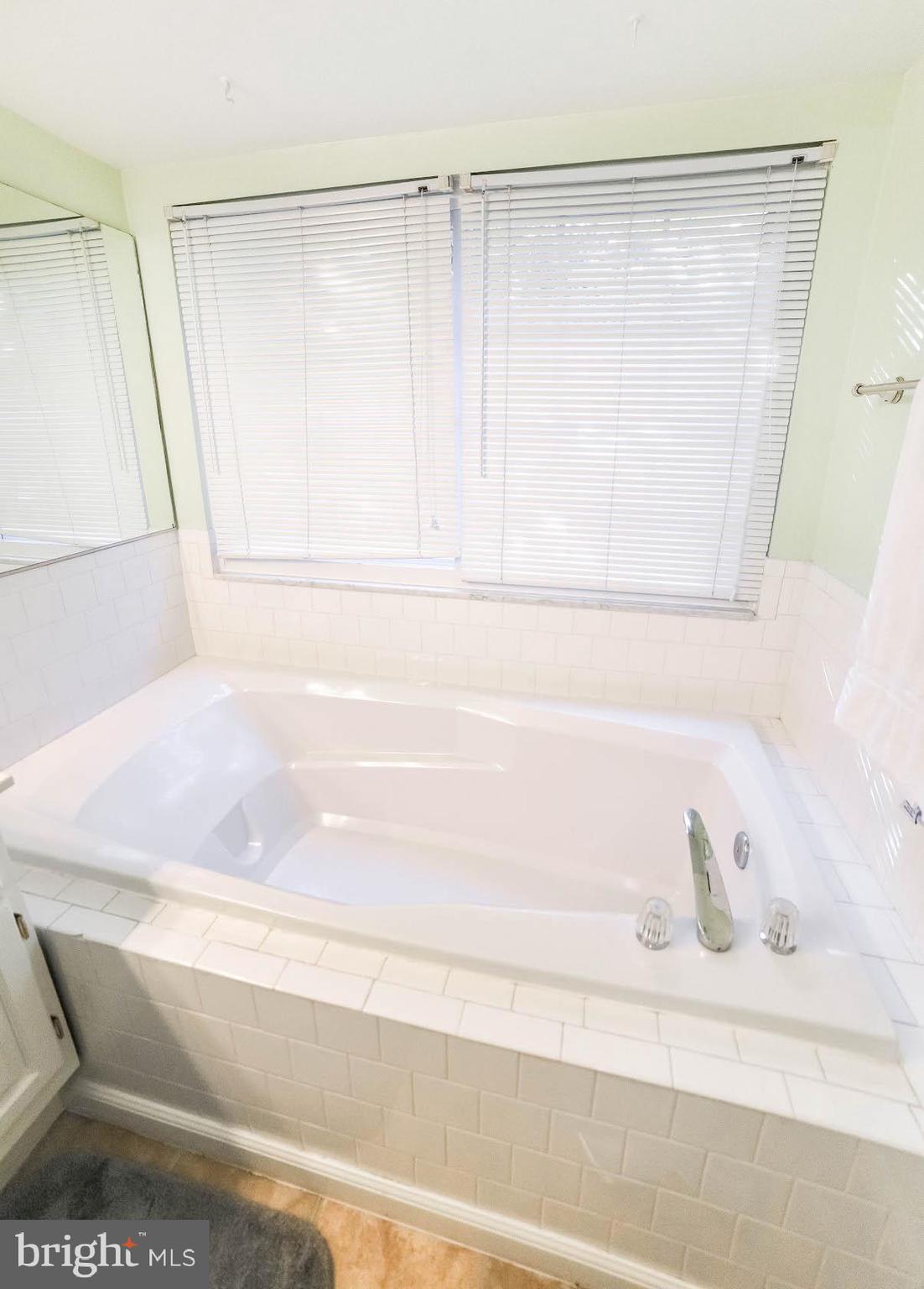 HAMPSHIRE - Residential