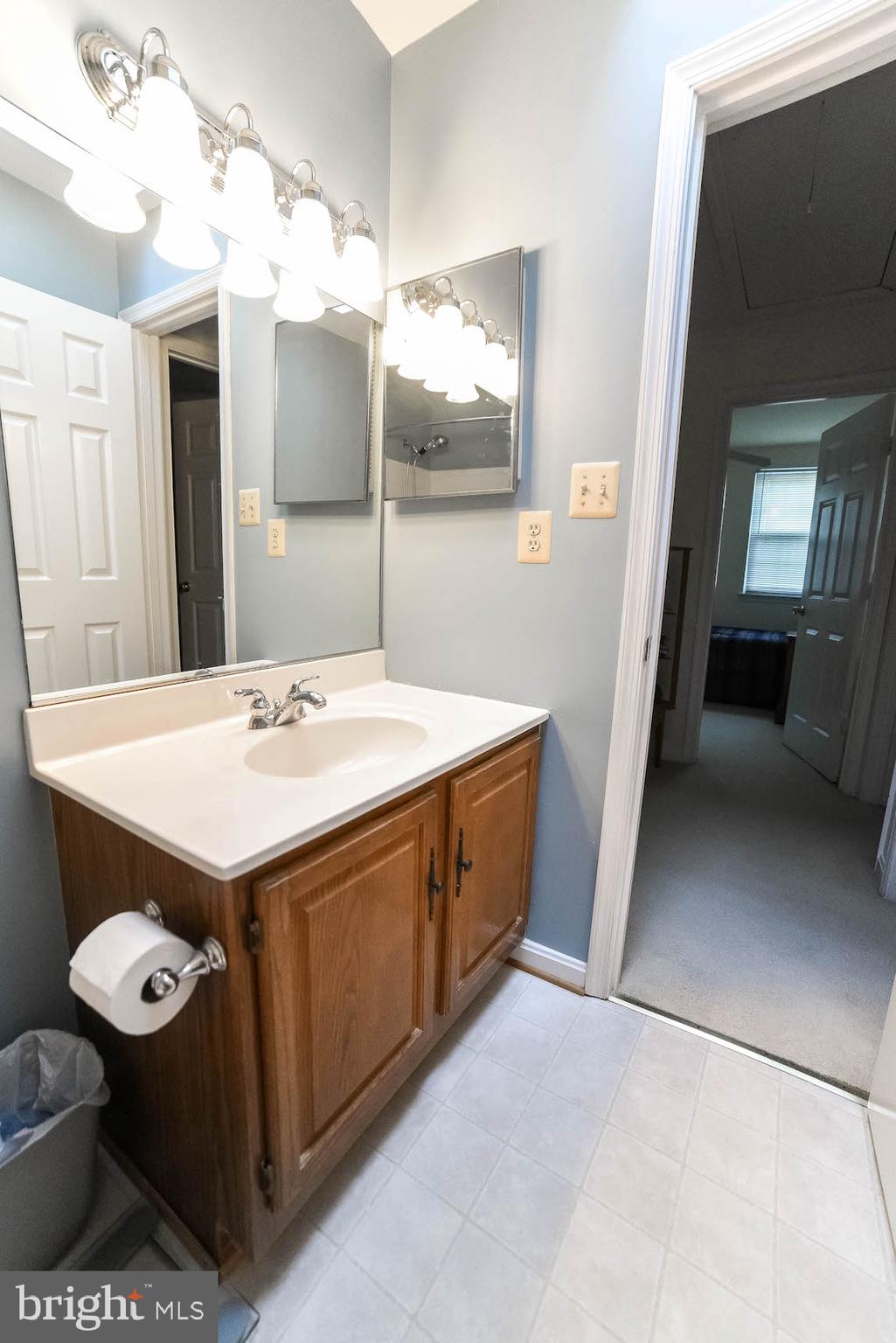 HAMPSHIRE - Residential